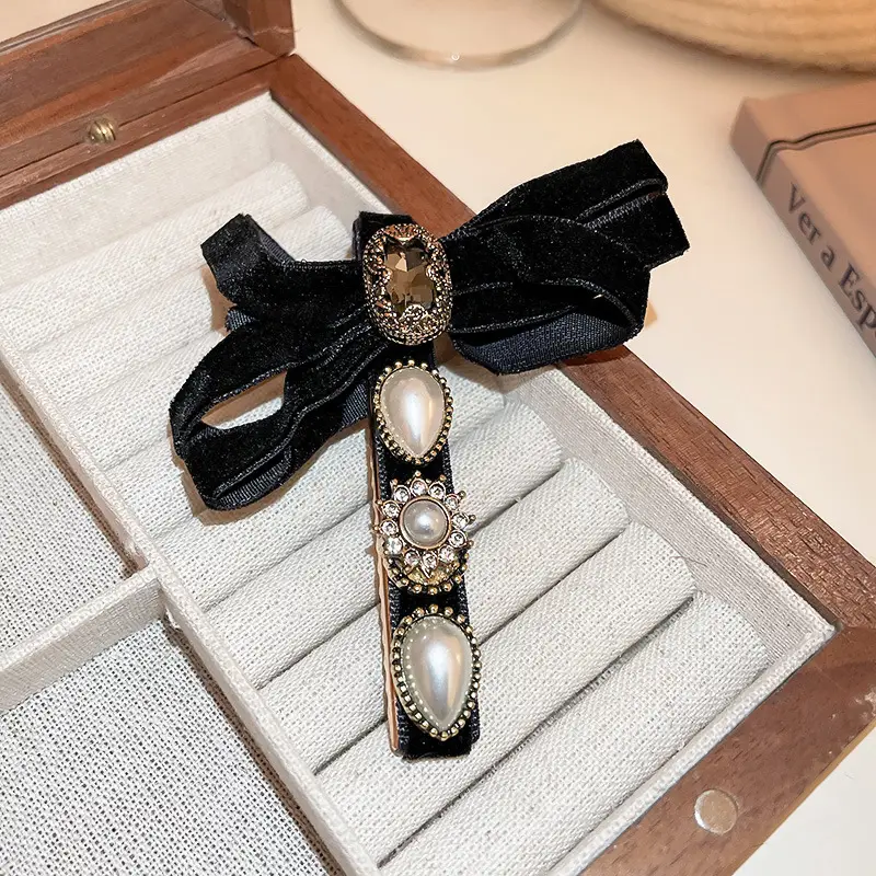 Sparkling Star Bow Hairpin for Women - Image 4