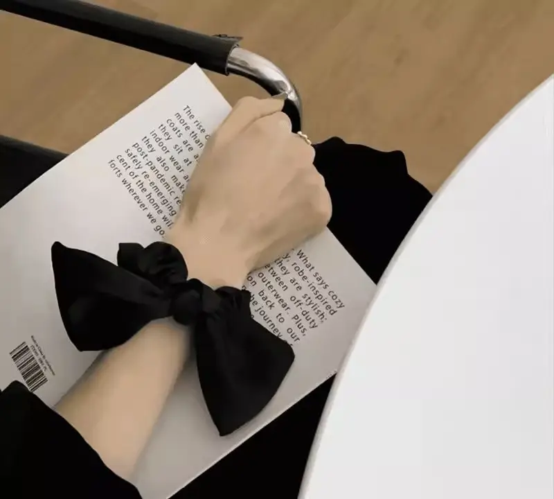 Summer Black Bow Satin Hair Ring for Women — feature 3