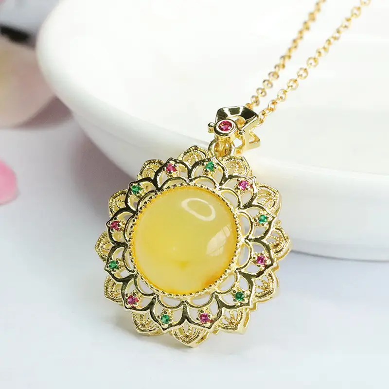 Golden Sunflower Pendant Necklace with Natural Amber Center — feature 5