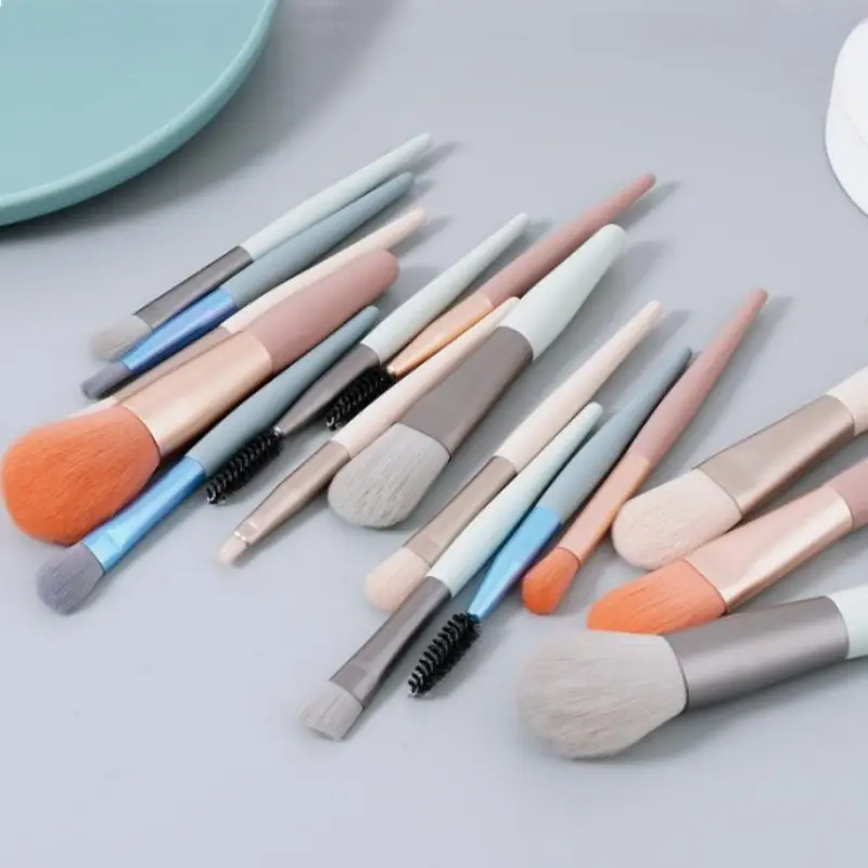 8 Piece Makeup Brush Set for Foundation, Eyeshadow, & Contour - Image 12