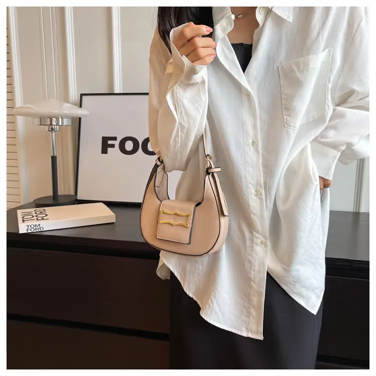 Women's 2023 Summer Handbag Underarm Style Beige — feature 28