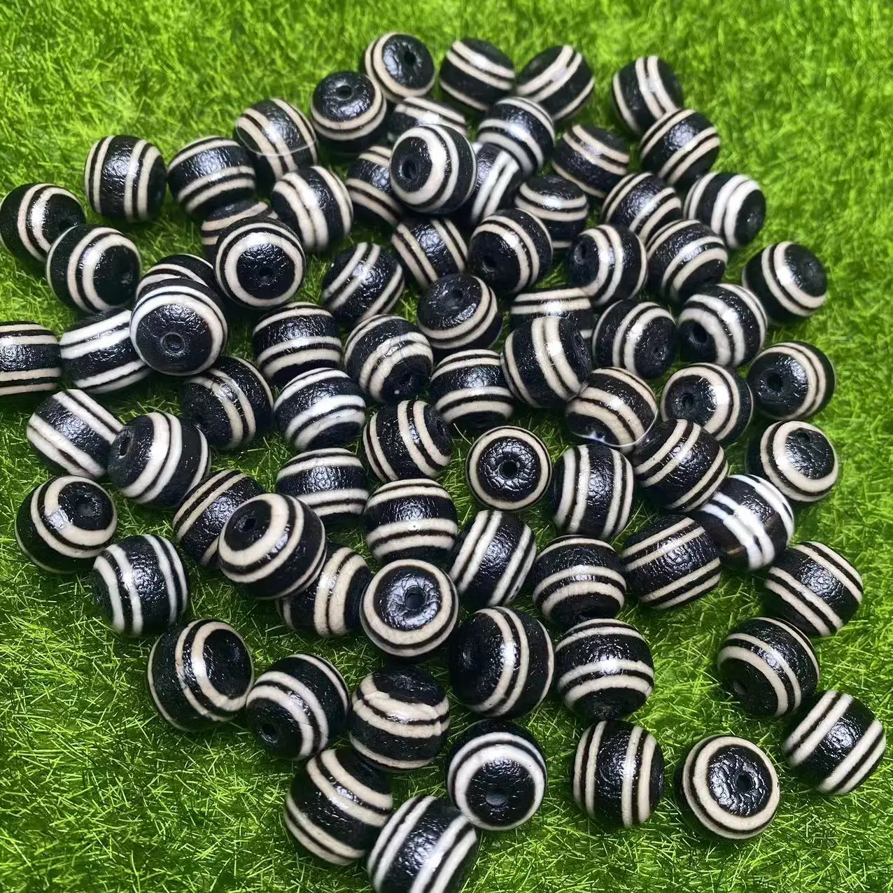 High Oil Coated Ghost Eye Monster Beads 10x12mm - Image 2