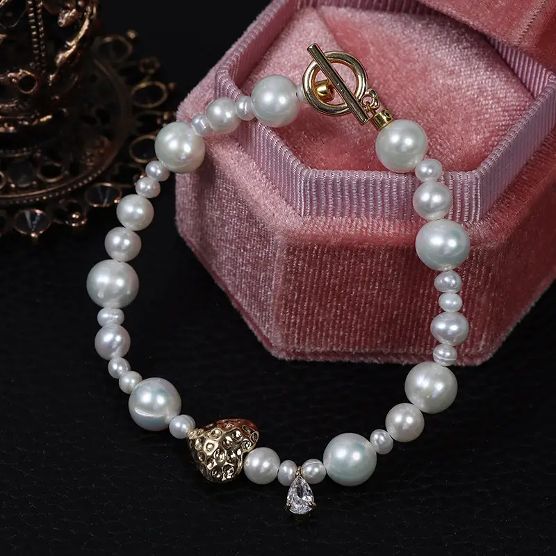 Vintage Natural Pearl Bracelet with Heart Pendant & Gold Clasp - Image 6