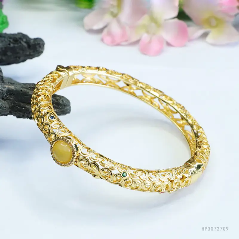 Gold Adjustable Vintage Amber Bracelet — feature 11