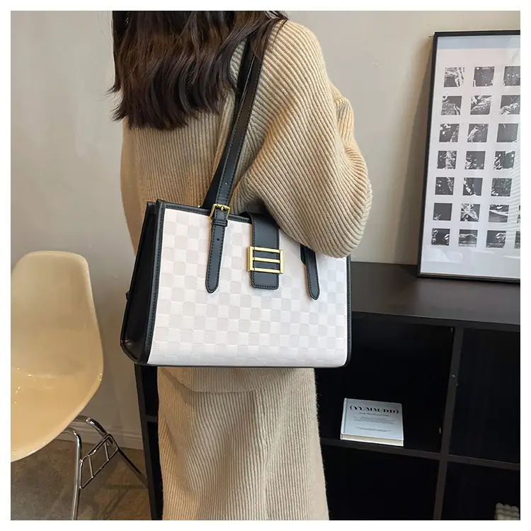 Large Capacity Brown White Textured Shoulder Bag for Women — feature 52
