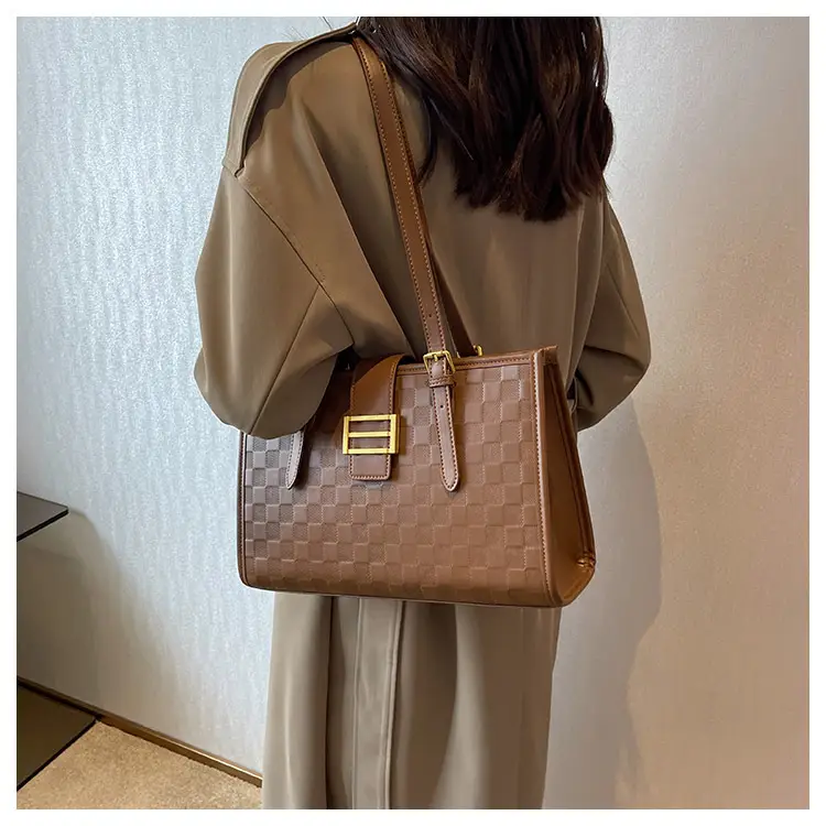 Large Capacity Brown White Textured Shoulder Bag for Women — feature 57