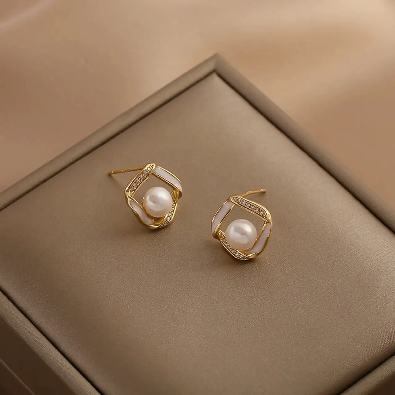 French Fashion Pearl Earrings S925 Silver Diamond Set - Image 3