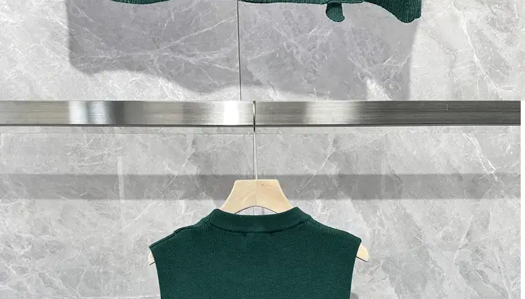 Men Sleeveless Button Pullover Vest Green — feature 7