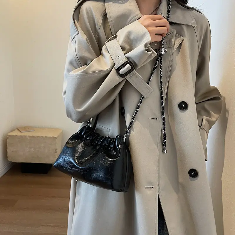 2023 New Niche Chain Shoulder Messenger Bag Black - Image 7