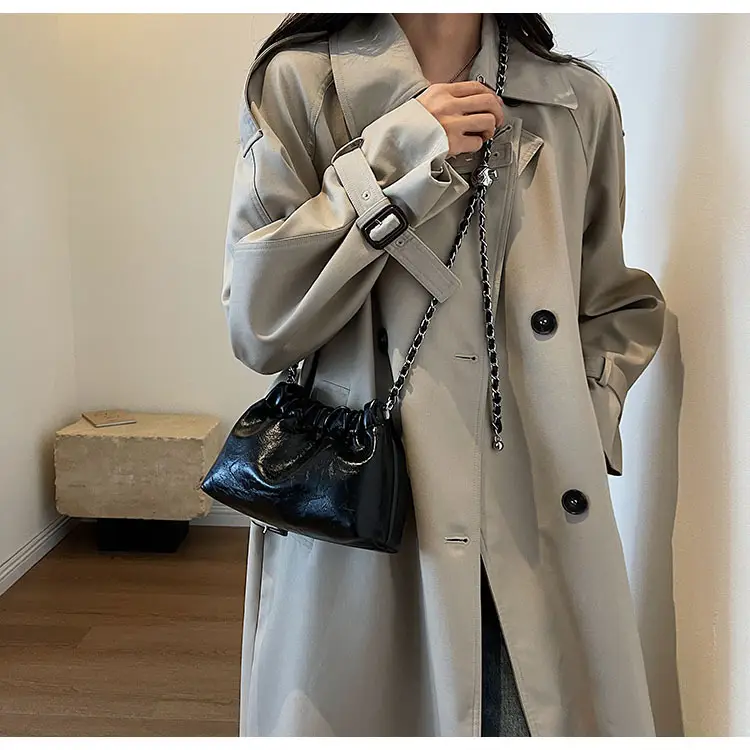 2023 New Niche Chain Shoulder Messenger Bag Black — feature 13