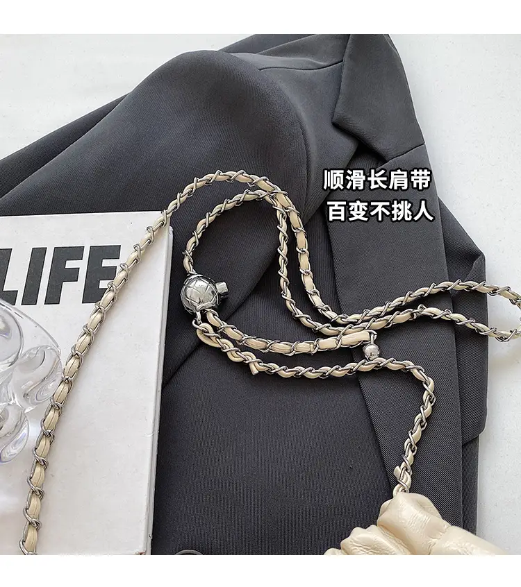 2023 New Niche Chain Shoulder Messenger Bag Black — feature 2