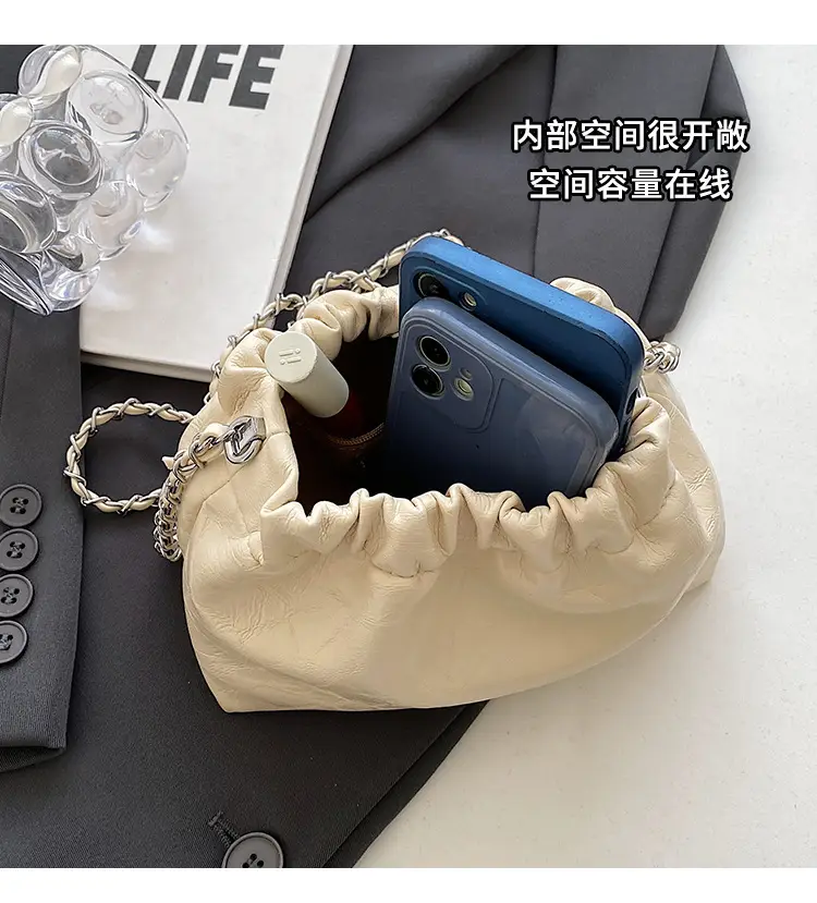 2023 New Niche Chain Shoulder Messenger Bag Black — feature 6