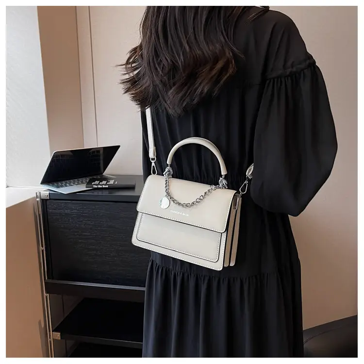 Women's Brown Leather Chain Crossbody Bag 2023 — feature 13
