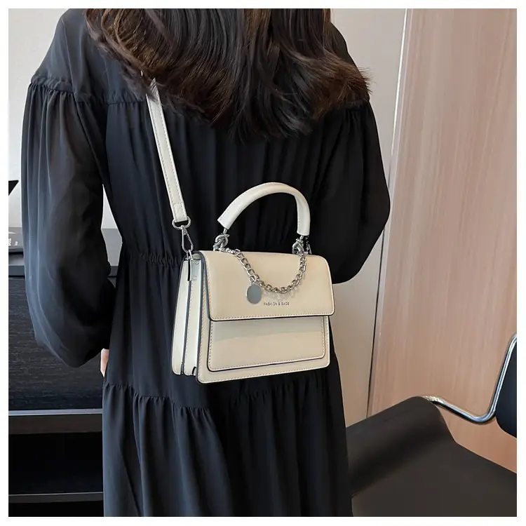 Women's Brown Leather Chain Crossbody Bag 2023 — feature 15