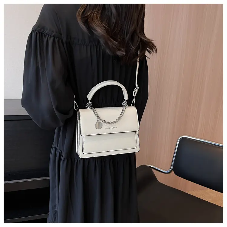 Women's Brown Leather Chain Crossbody Bag 2023 — feature 16