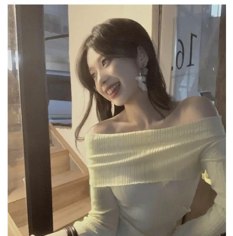 Ins Sexy Hot Girl Off-Shoulder Autumn and Winter Base Layer Women's T-Shirt Korean Style Slim Fit Pure Desire Base Layer Top Women's T-Shirt Trendy — feature 6