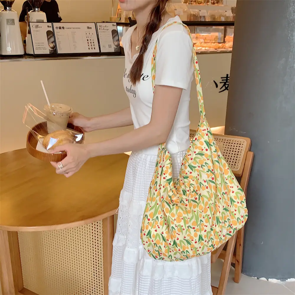 Summer Tulip Canvas Commuting Shoulder Bag for College Students - Image 6