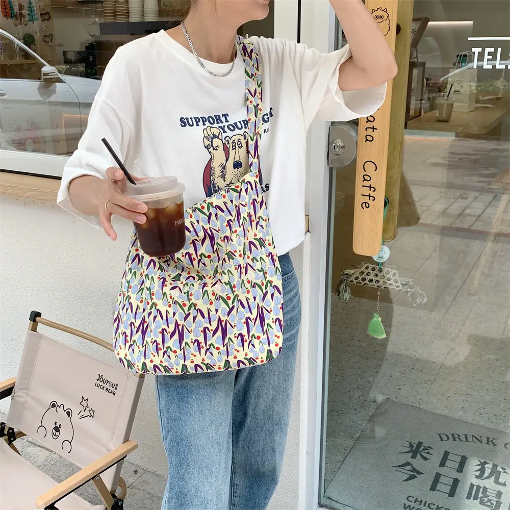 Summer Tulip Canvas Commuting Shoulder Bag for College Students - Image 7