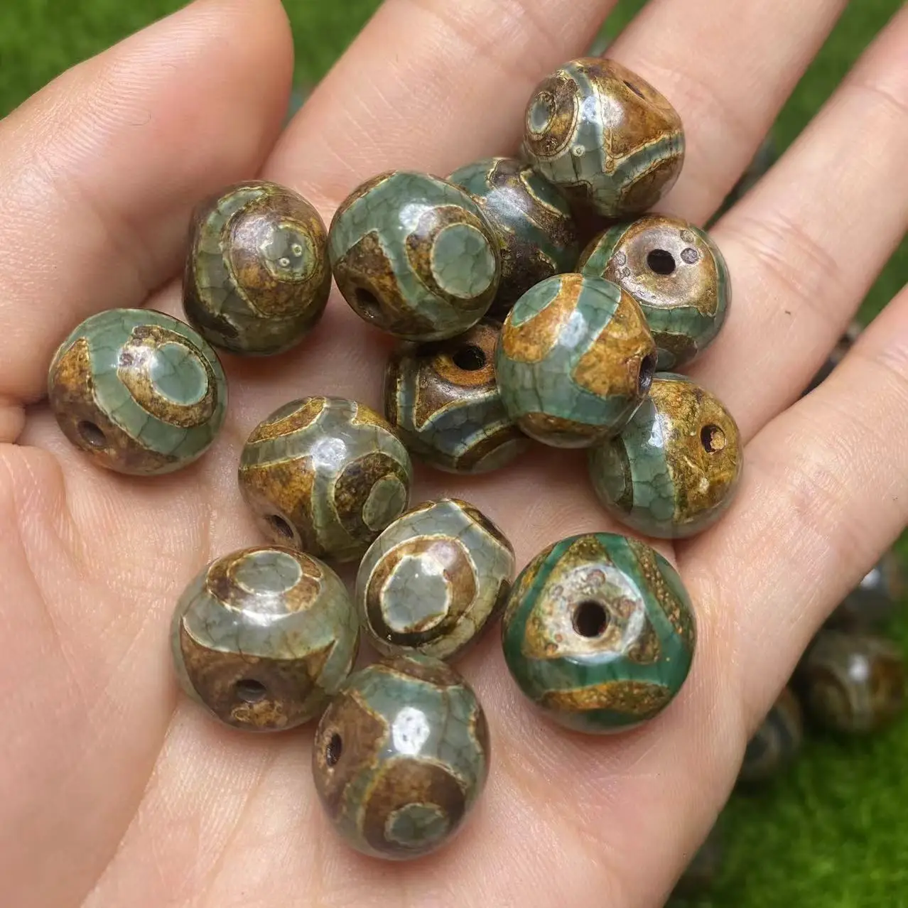 Green Old Three-Eyed Abacus Beads 10x14mm Factory Wholesale - Image 3