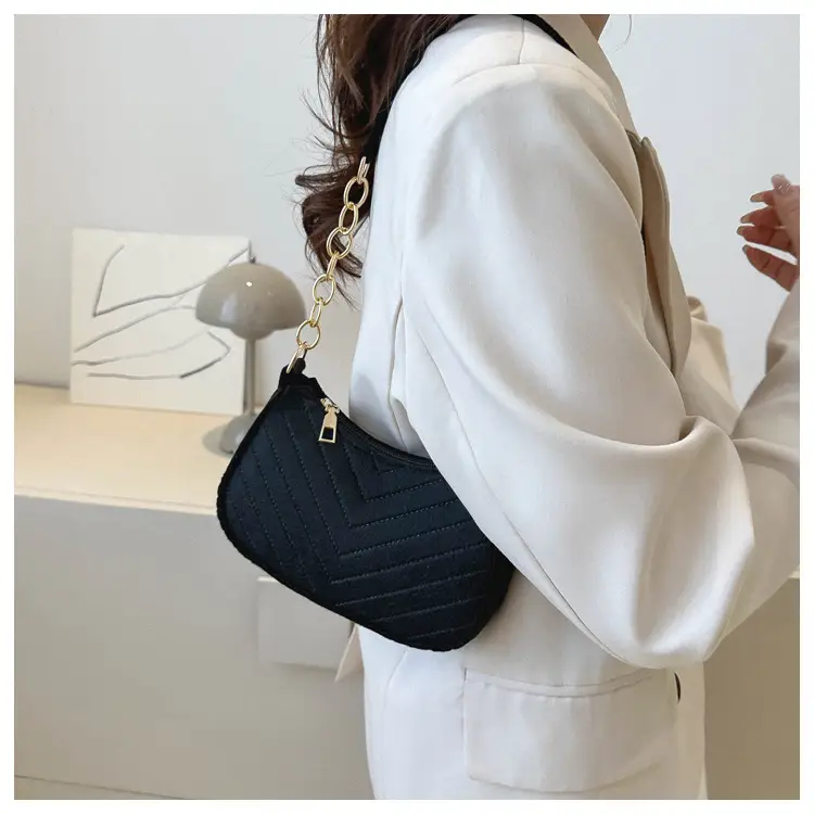 Women's Retro Quilted Shoulder Bag Cream Beige Chain — feature 19