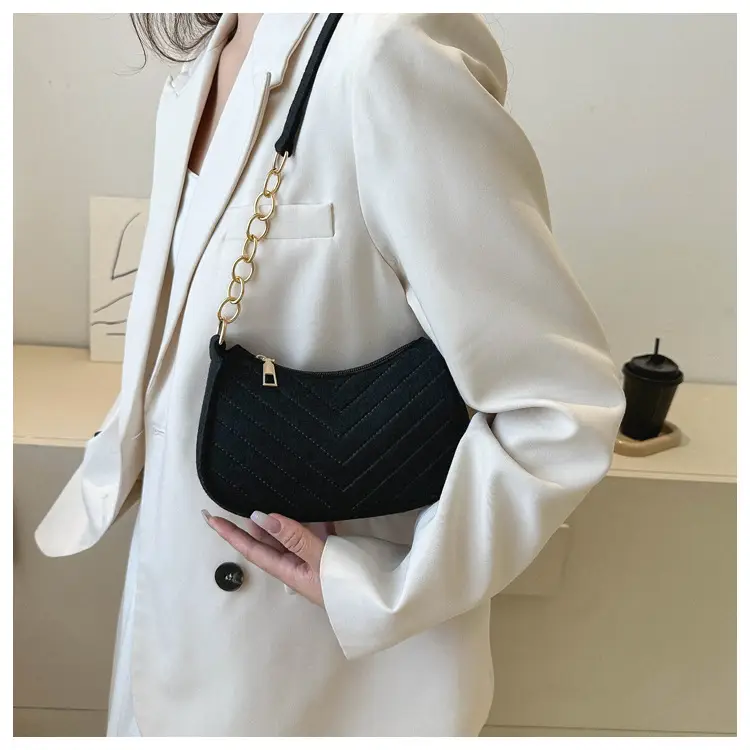 Women's Retro Quilted Shoulder Bag Cream Beige Chain — feature 21