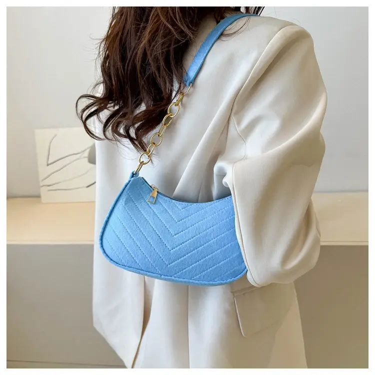Women's Retro Quilted Shoulder Bag Cream Beige Chain — feature 22