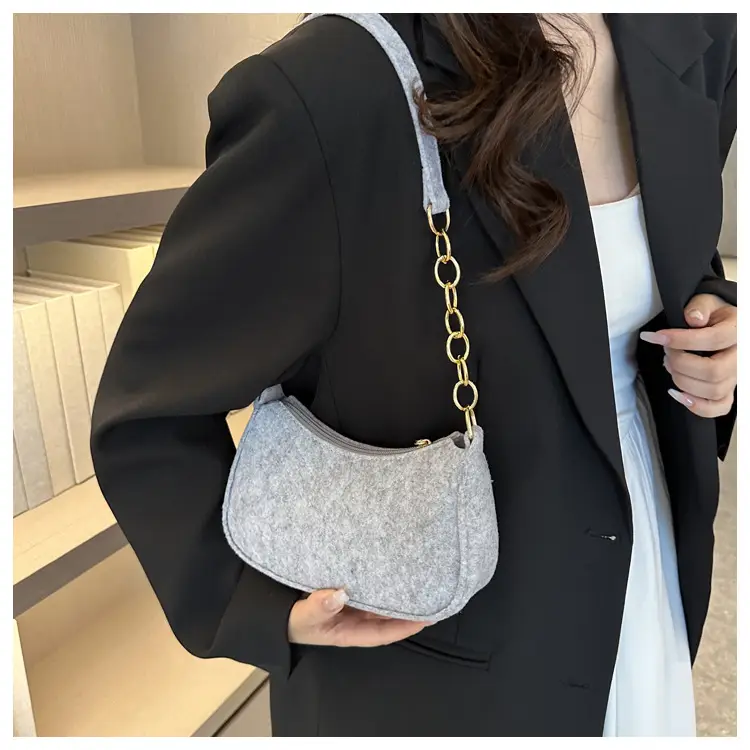 Women's Retro Quilted Shoulder Bag Cream Beige Chain — feature 28