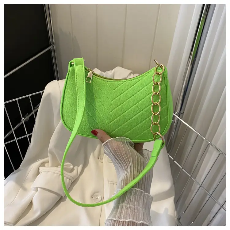 Women's Retro Quilted Shoulder Bag Cream Beige Chain — feature 38