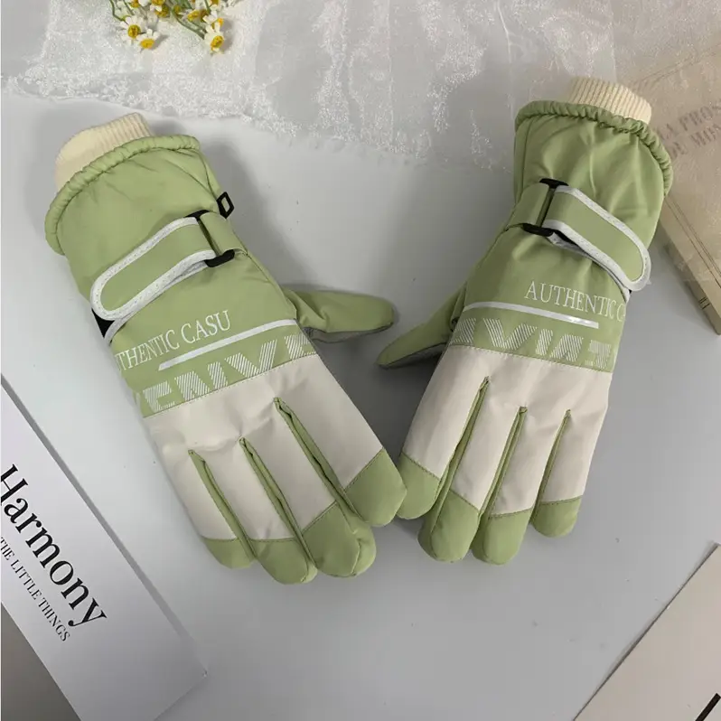 Wholesale winter ski gloves windproof waterproof fleece-lined warm touch screen outdoor riding electric car gloves thickened men