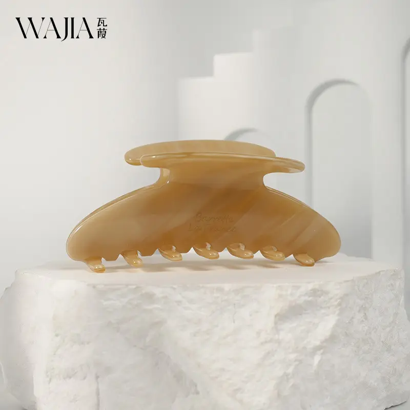 Vintage Shark Hair Clip for Women — feature 9