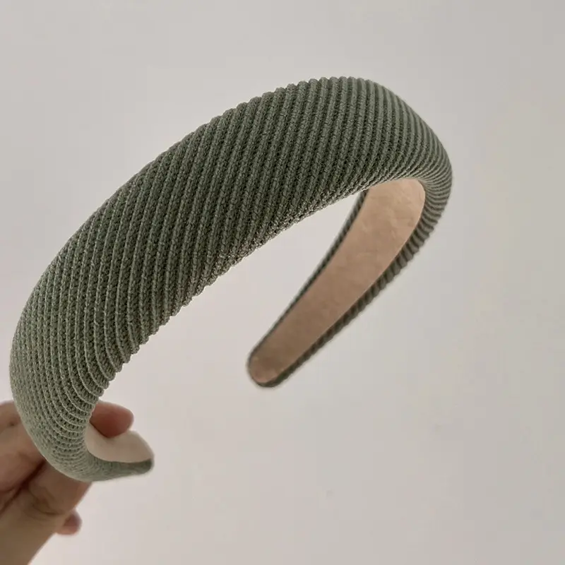 Black Ribbed Headband with Wide Edge for Hair Styling - Image 3