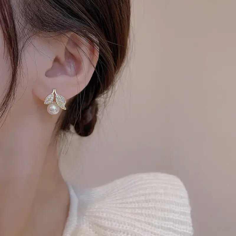French Style Pearl Leaf Earrings for Women — feature 6