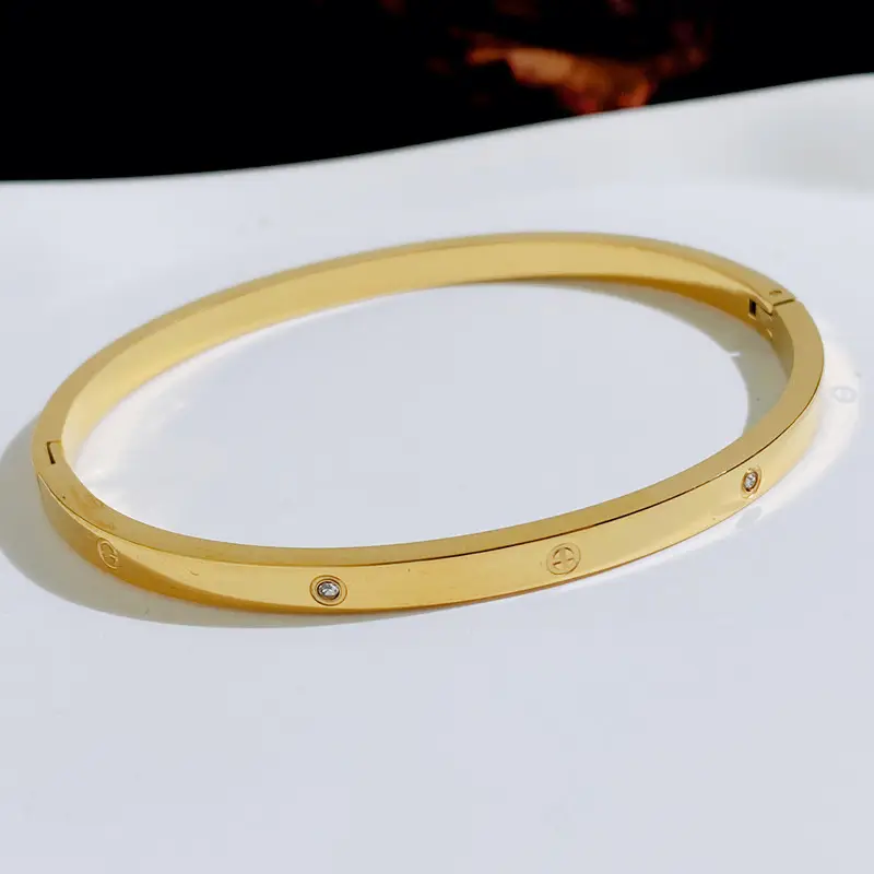 Gold Arc de Triomphe Bracelet for Women - Image 3