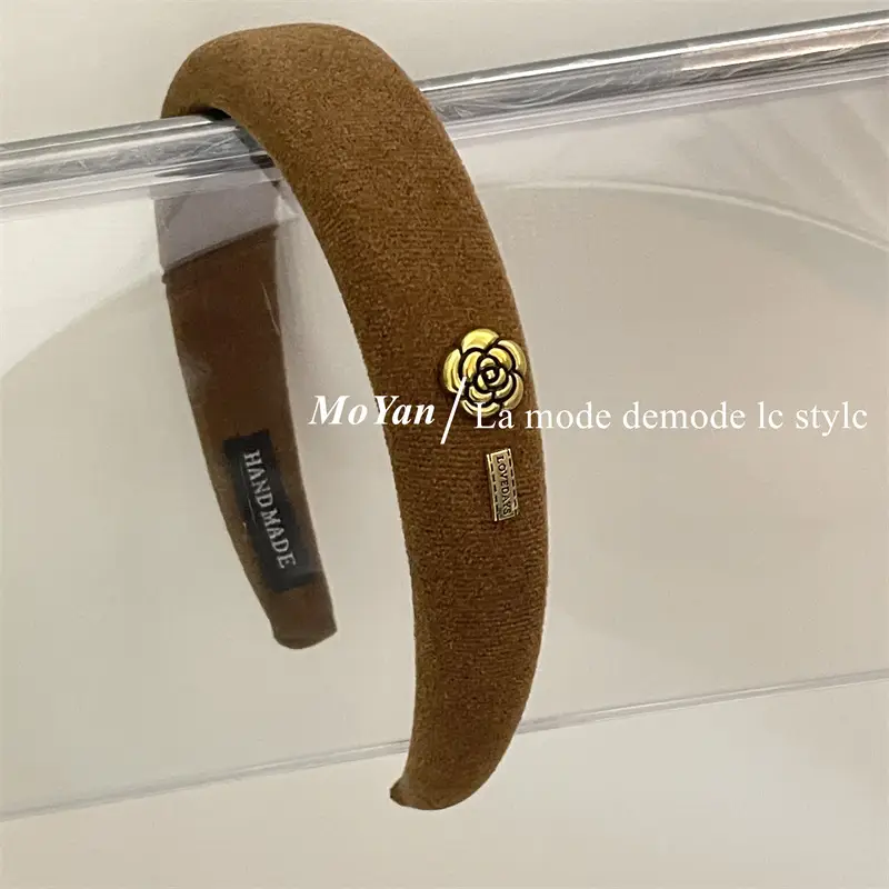 Black Skull Top Camellia Hairpin Headband — feature 10