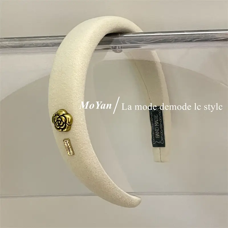 Black Skull Top Camellia Hairpin Headband — feature 7