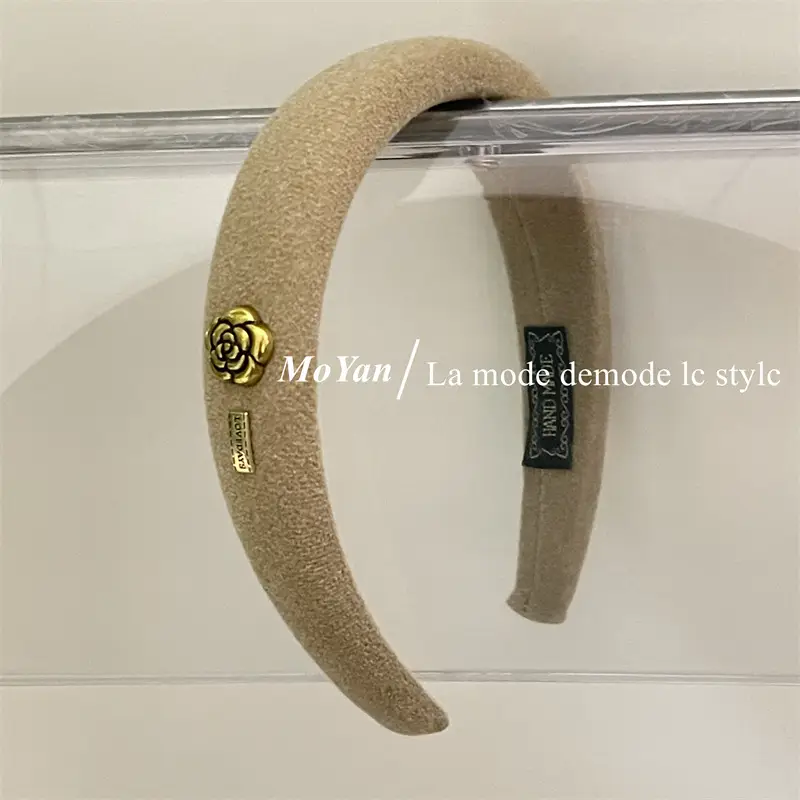 Black Skull Top Camellia Hairpin Headband — feature 8
