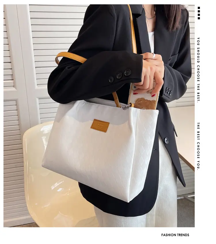 Women Textured Shoulder Bag White New Spring Summer — feature 1