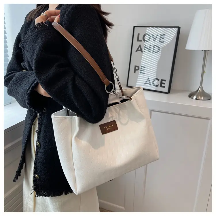 Women Textured Shoulder Bag White New Spring Summer — feature 10
