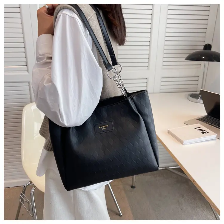Women Textured Shoulder Bag White New Spring Summer — feature 15