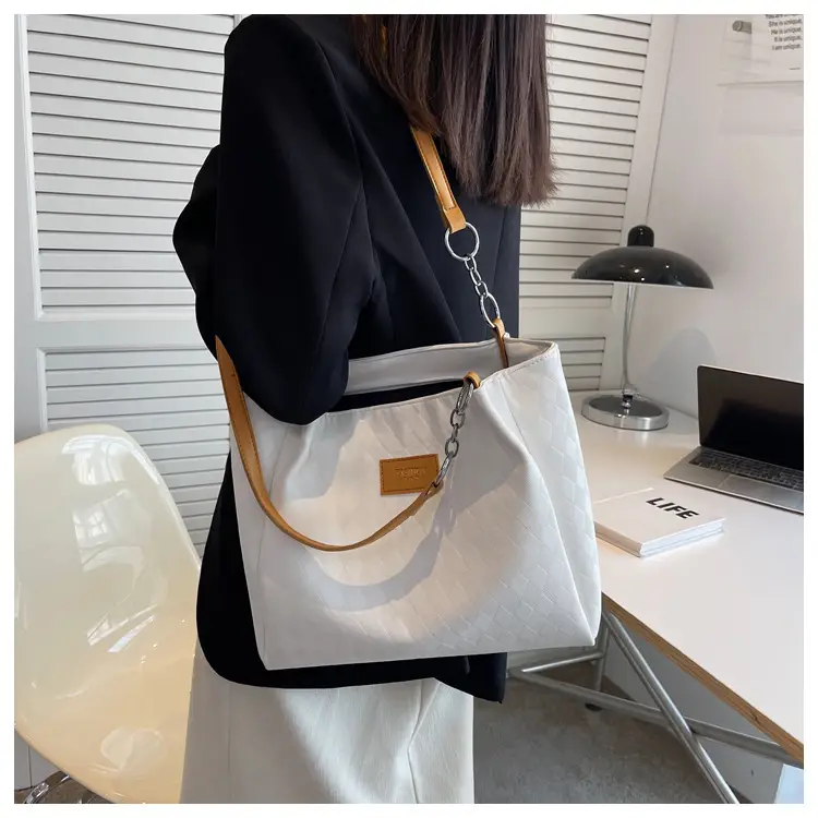 Women Textured Shoulder Bag White New Spring Summer — feature 17