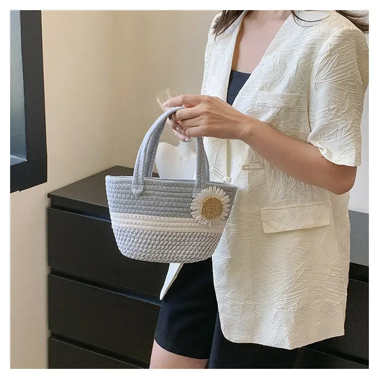 Women's Straw Bow Shoulder Bag Gray White — feature 12