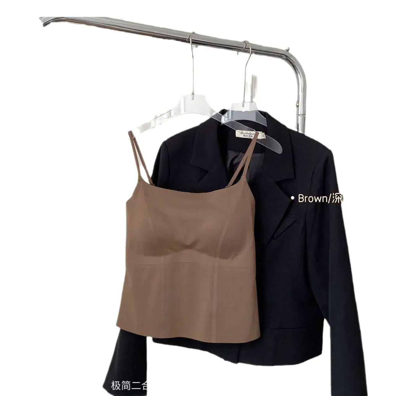 Seamless Camisole with Chest Pad for All Body Types - Image 9