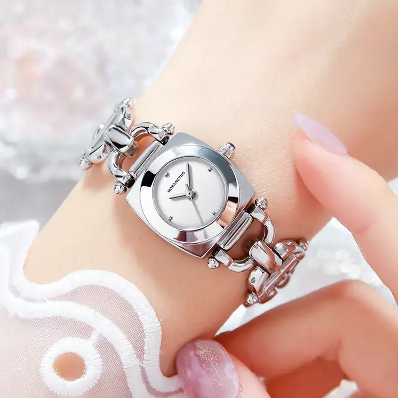 Women's Pig Nose Chain Watch with Quartz Movement