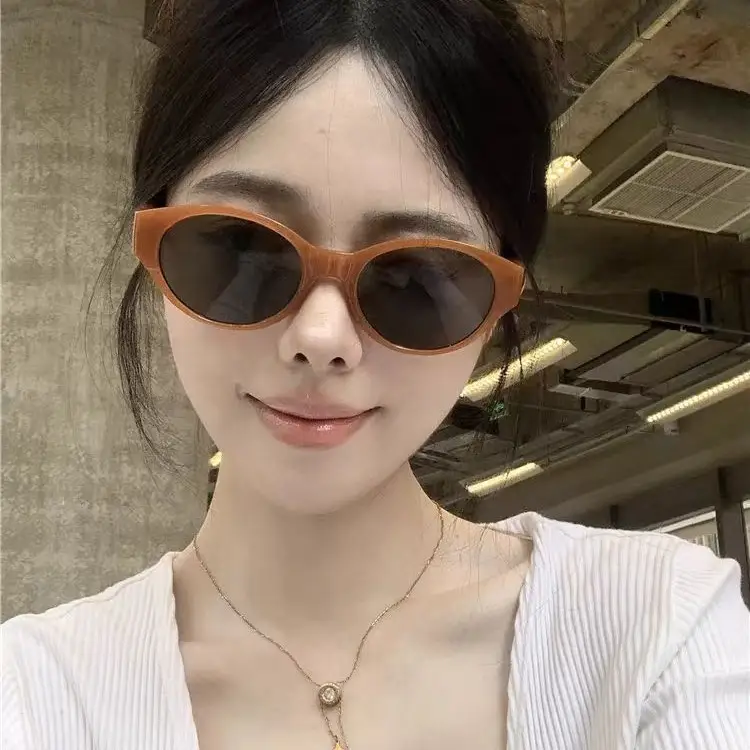 Retro Stylish Sunglasses with Concave Shape Small Frame - Image 8
