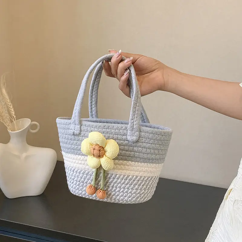 Pink Straw Flower Shoulder Bag for Women - Image 5