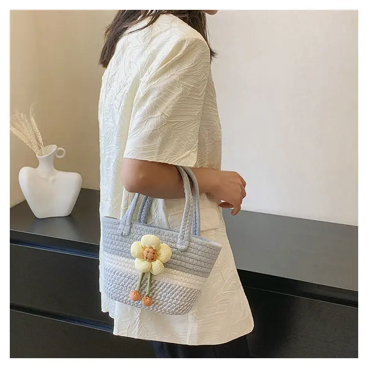 Pink Straw Flower Shoulder Bag for Women — feature 12