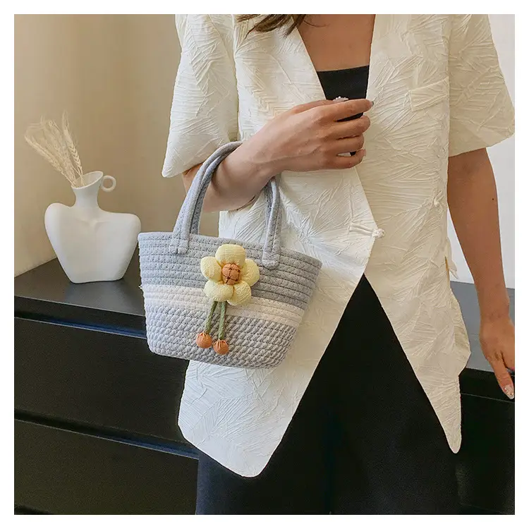 Pink Straw Flower Shoulder Bag for Women — feature 18