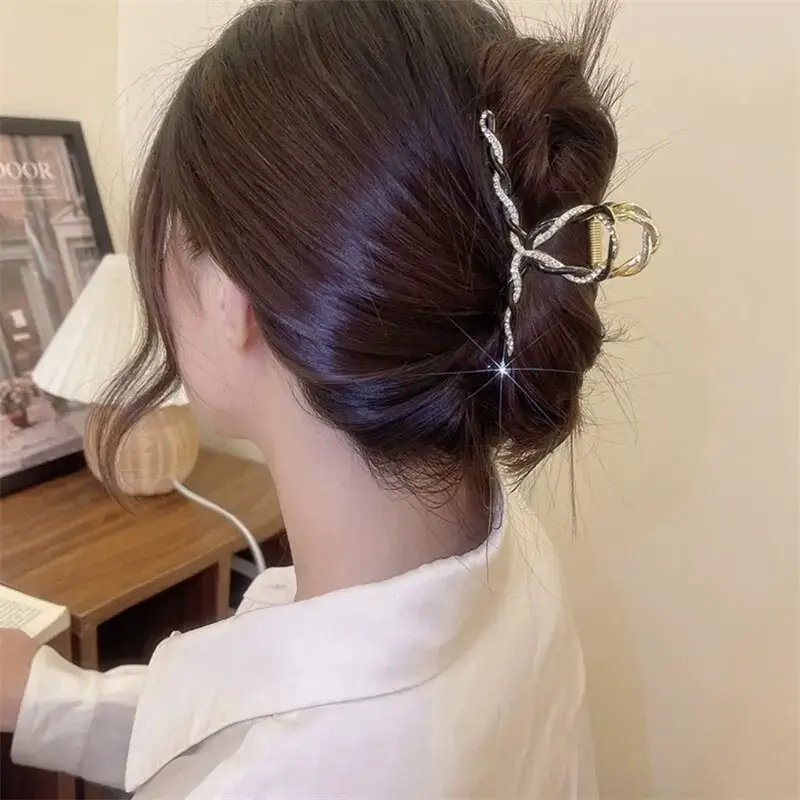 Pearl Clip Hairpin for Women, Gold Tone, Stylish Back Head Hair Accessories - Image 7