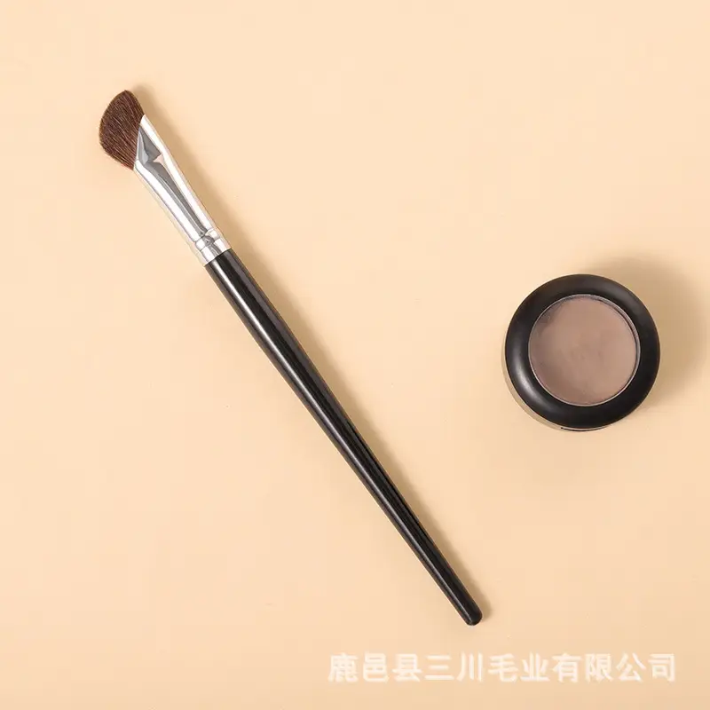 Cross-border High-Gloss Makeup Brush 155mm — feature 9