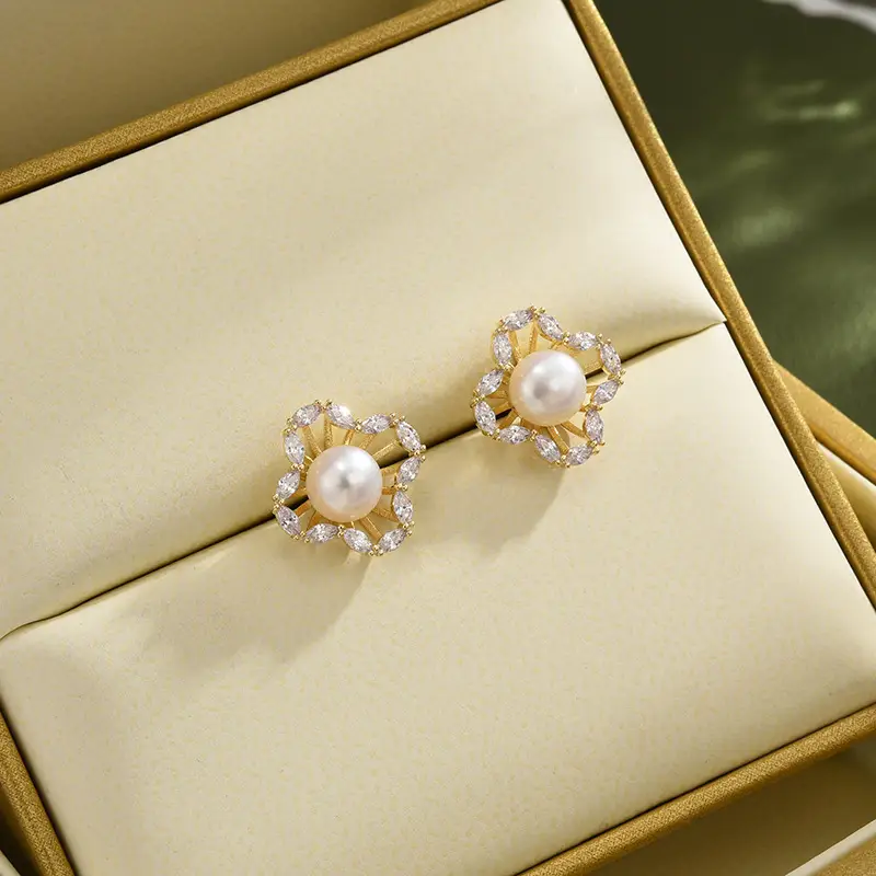 S925 Sterling Silver Pearl Four Leaf Clover Earrings — feature 10